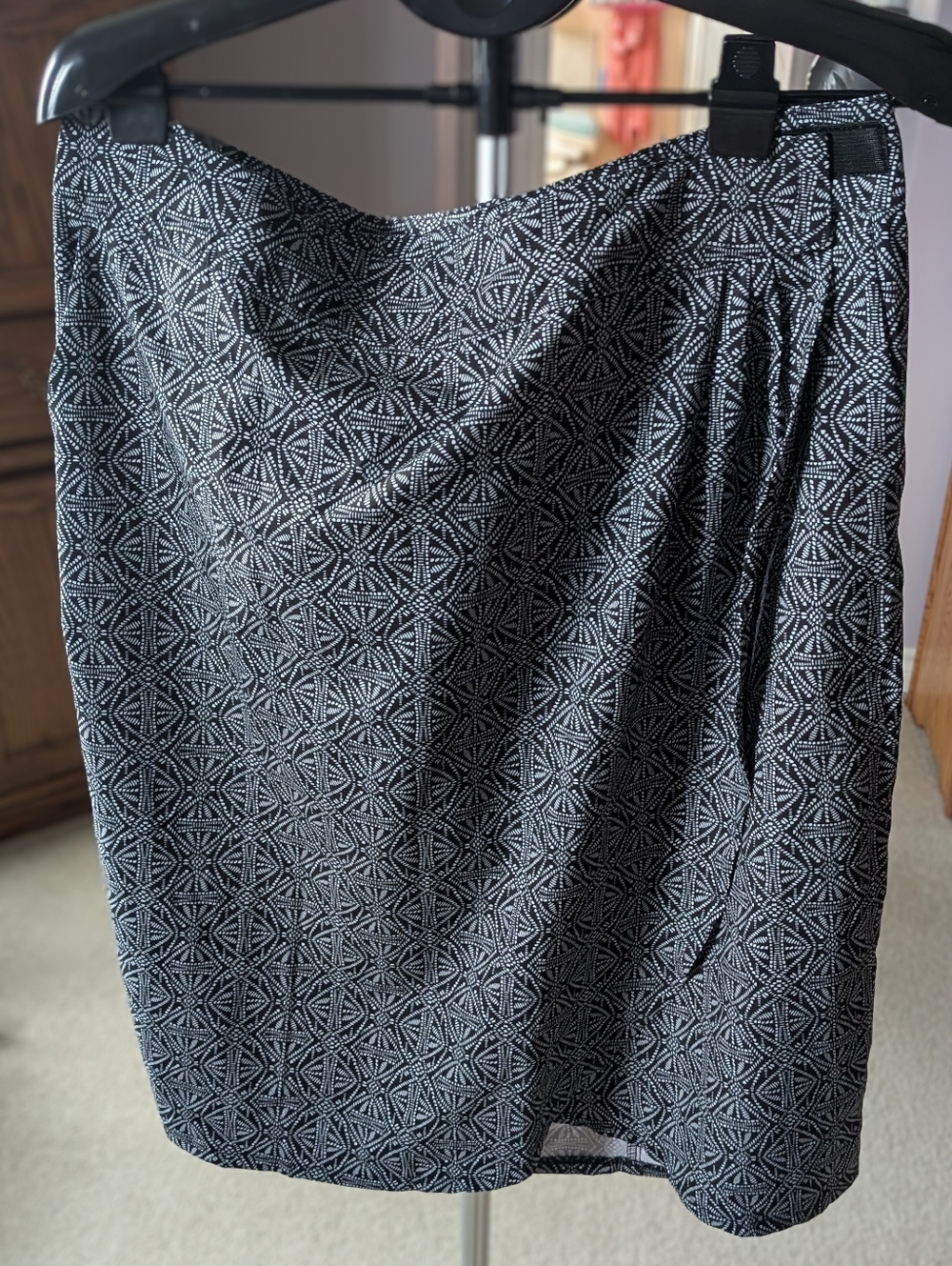 Rip Skirt - Black And White Knee Length Travel Skirt